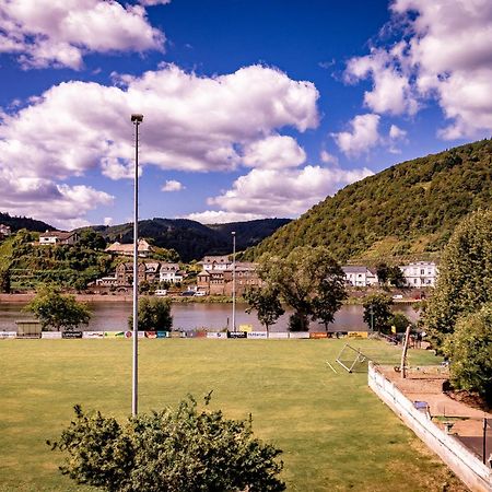 ブライTraumaussicht Kamin Balkon Burgblick 65 Zoll Tv Netflix Sky Joyn Lindenplatzアパートメント エクステリア 写真