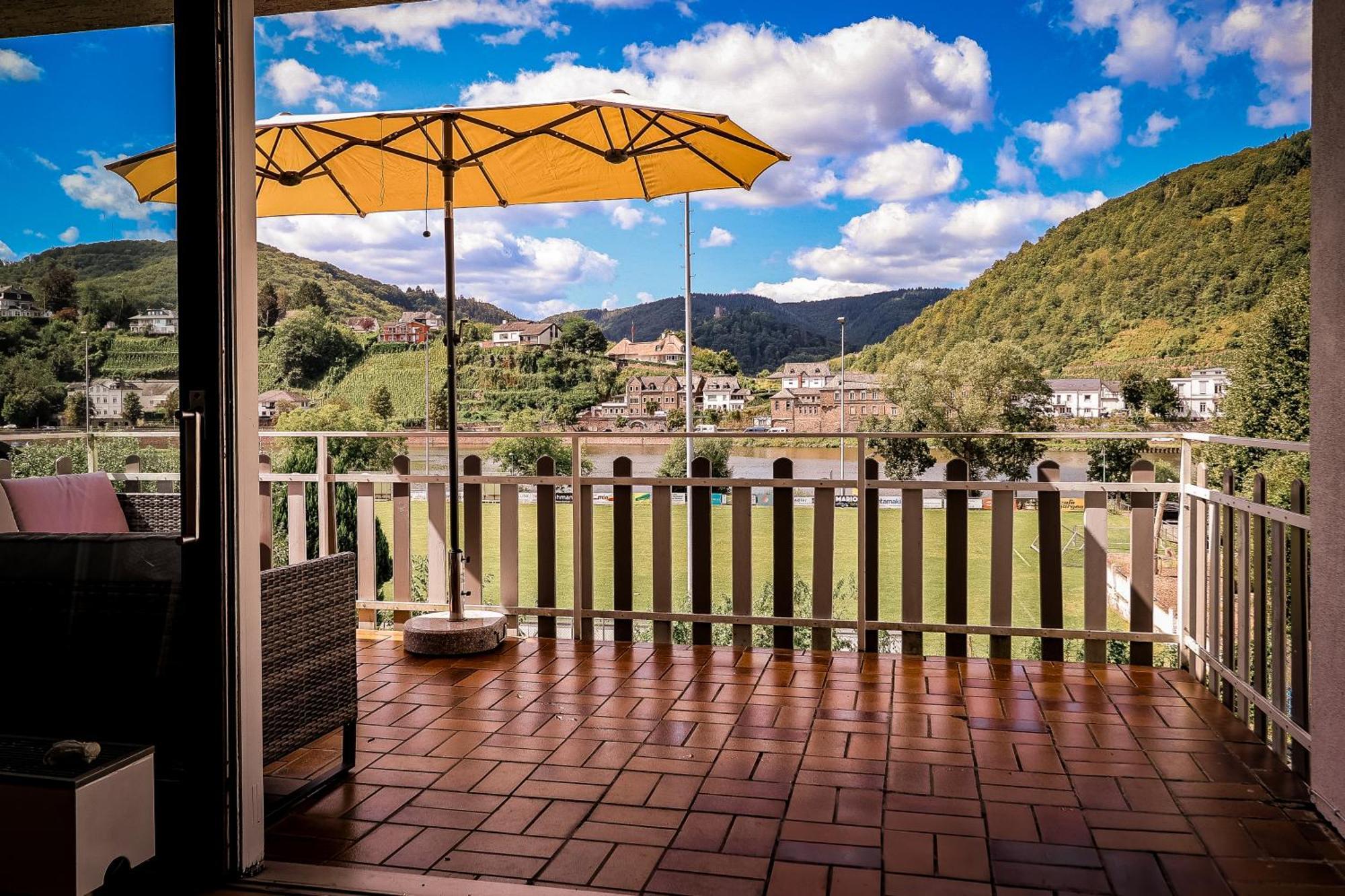ブライTraumaussicht Kamin Balkon Burgblick 65 Zoll Tv Netflix Sky Joyn Lindenplatzアパートメント エクステリア 写真